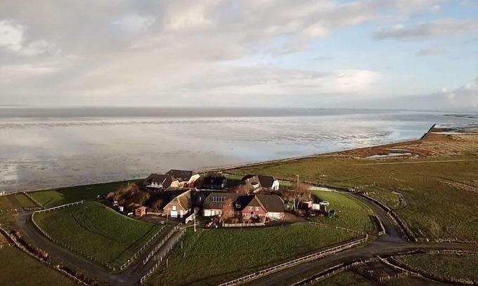 Langeneß Casa | Casa del capitán con vista al mar en Hallig Langeness