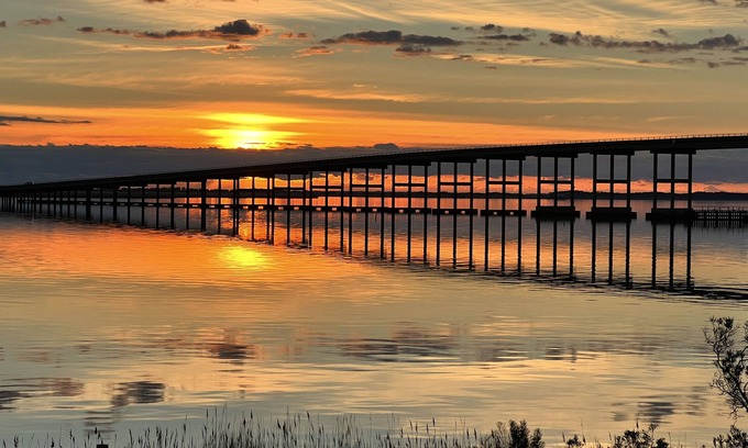 Manteo Condominio | Captain's Quarters: Soundfront | Private Boat Slip