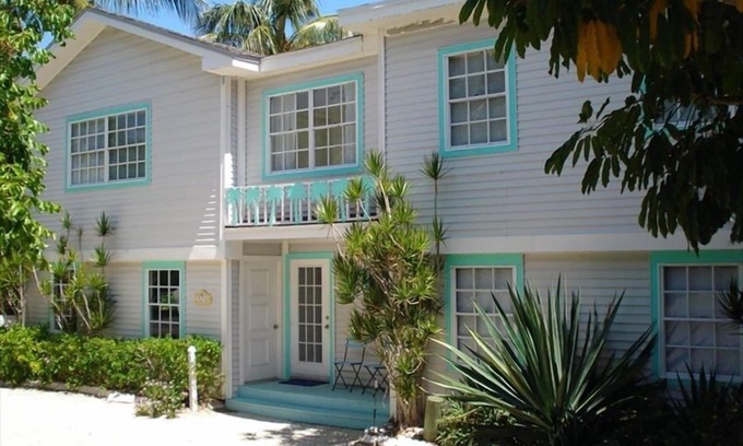 Captiva Casa | Captiva - Pool Home - Pasos a la playa y la bahía. Tercera propiedad de la playa.