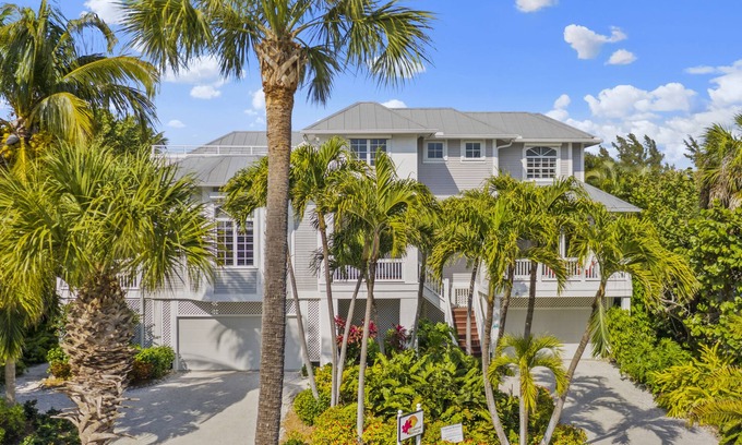 Captiva Casa | Tropical Breeze Luxury Home - 60 yardas de una playa fantástica sin caminos para cruzar