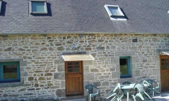 Kerien Casa | Captivating 2-Bed House with log burner in Kerien