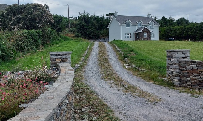 Kilcrohane Casa | Captivating 3-Bed House