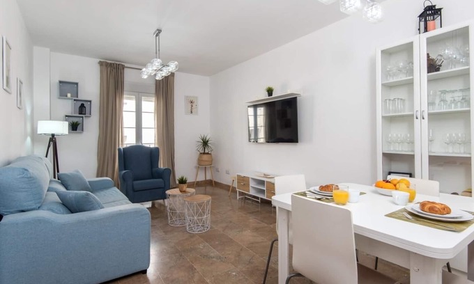 El Ejido Apartamento | NEW CAPUCHINOS 2bed & 2bath Apartment with Parking
