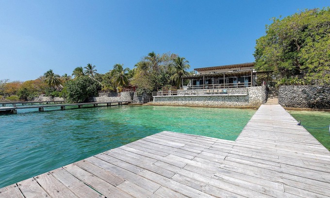Rosario Islands Villa | Car055 - Hermosa casa de playa en Islas del Rosario