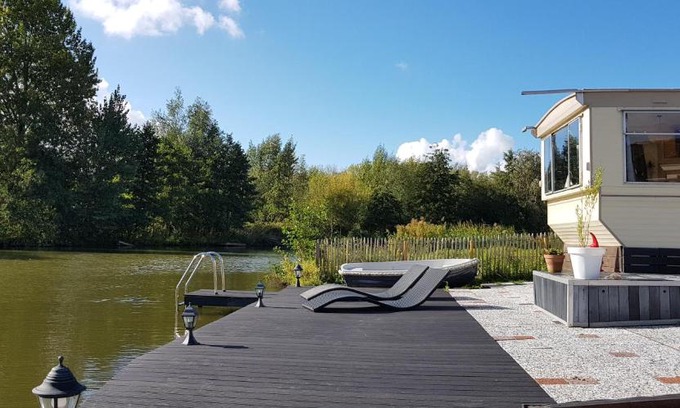 Ooltgensplaat Chalet De Esquí | Carafun aan het water Ooltgensplaat