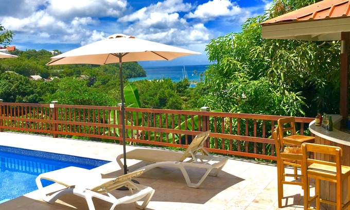 Marigot Bay Apartamento | Apartamento nuevo con deportes acuáticos gratuitos.