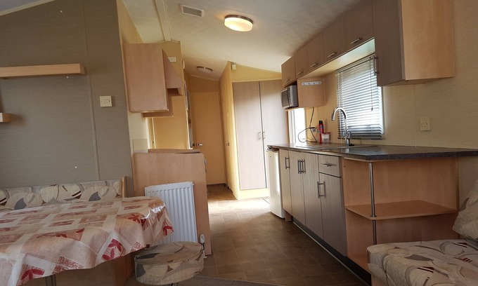 Clacton-on-Sea Casa | Caravana 8 plazas (3 dormitorios) en un codiciado parque de vacaciones cerca de la playa