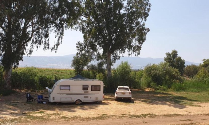 HaGalil HaElyon Otro | Caravan on the Water
