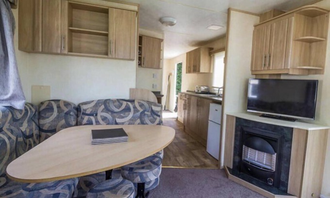 Skegness Cabina | CaravanSleeps8-FirePlace-PetsOk-Golf-Gym-Pool