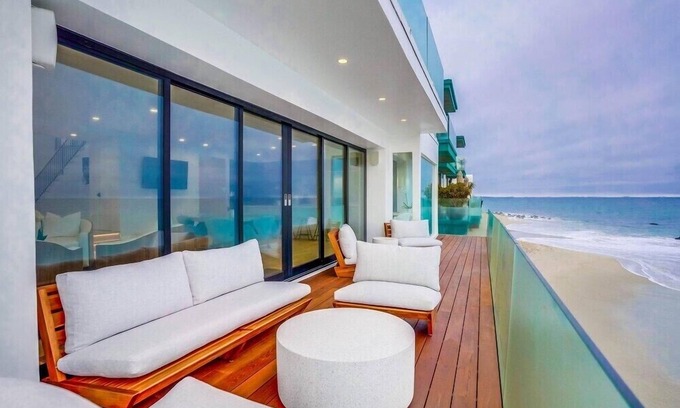 Eastern Malibu Casa | CARBON BEACH, MALIBU, CA Billionaire's Beach, Dry Beach