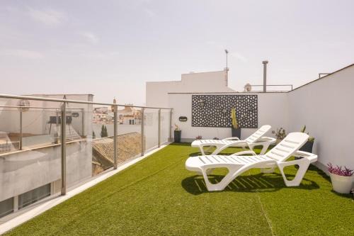 San Vicente Apartamento | Cardenal Spinola Duplex Center by Valcambre