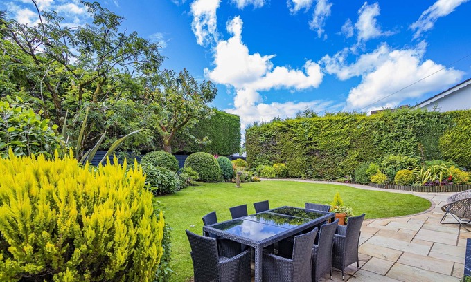 Cyncoed Casa | Cardiff Luxury House