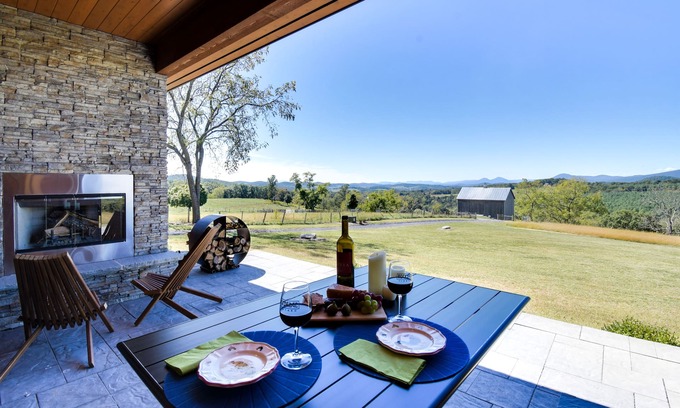 Raphine Cabaña | Cardinal Cottage Beautiful Shenandoah Valley getaway w/ stunning mountain views
