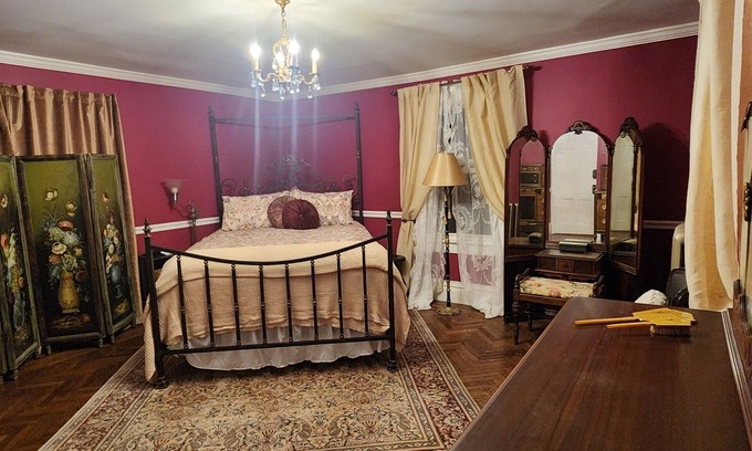 Montgomery Casa | Cardinal Farm-The Sparrow Room