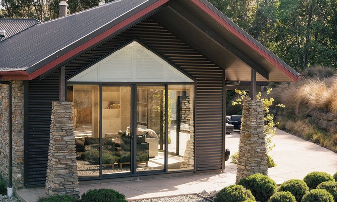 Cardrona Casa | Cardrona Alpine Villa (with hot tub)