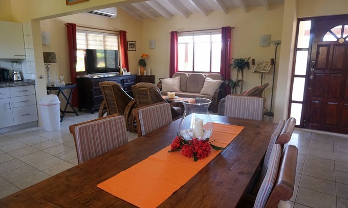 Palm Beach Apartamento | Cariñas Studio Apartments