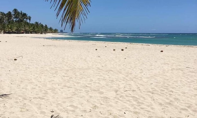 Juan Dolio - El Pueblo Condominio | Gran condominio de playa con vista al mar wifi gratuito y netflix
