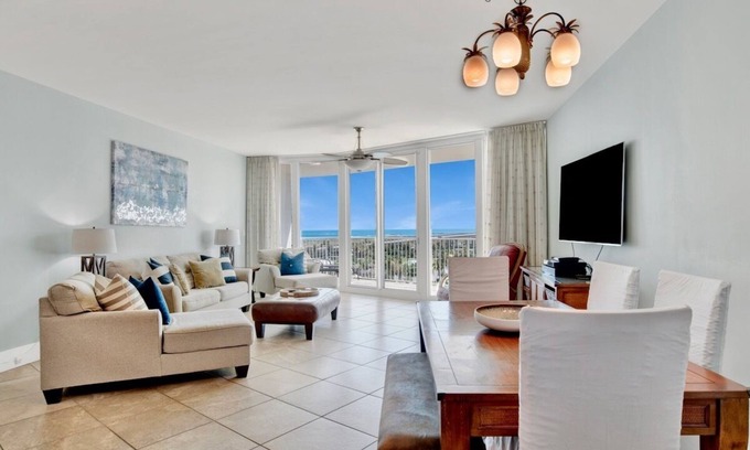 Orange Beach East Condominio | Caribe 2/2: actualizado, súper limpio, espacioso, magníficas vistas de playa, bahía, piscinas.