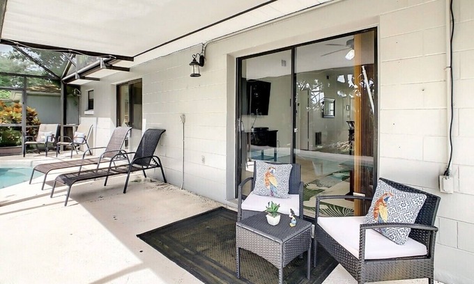Poinciana Casa | Caribou Tropical 🌴Disney🎢Oasis 🥥with a Pool🏊‍♂️