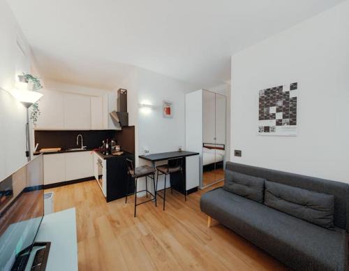 Affori Apartamento | Carlo Apartment - 15 min from Duomo