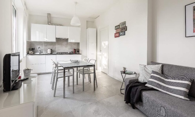 Albese con Cassano Apartamento | Carlotta's Home by Holiday Solutions