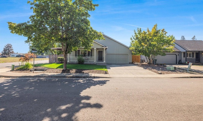 Carlton Casa | Carlton Crush Pad ~ Where Your Wine Country Getaway Comes to Life
