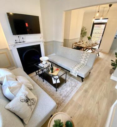Northampton Casa | Carlton House, 3 Bedroom, Cinema, Mini golf, Wifi