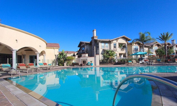 Carmel Valley Apartamento | Carmel Valley/Del Mar--1st floor-Attached Garage