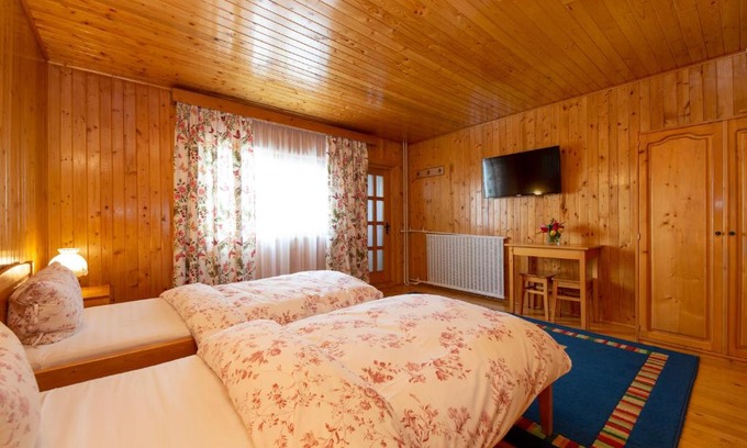 Zarnesti Casa | Carmi House
