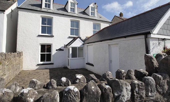 Horton Casa | Carreg Lwyd Farmhouse