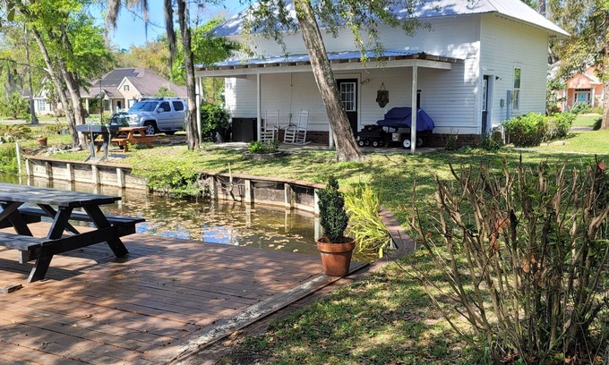 St. Marys Apartamento | Carriage House Apt close to Cumberland Ferry, Kings Bay & Historic Downtown