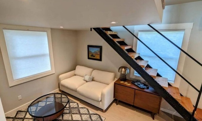 Livingston Casa | Carriage House
