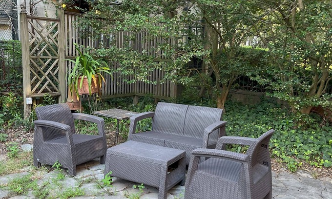 Historic Downtown Savannah Casa | Carriage House West at George Baldwin House