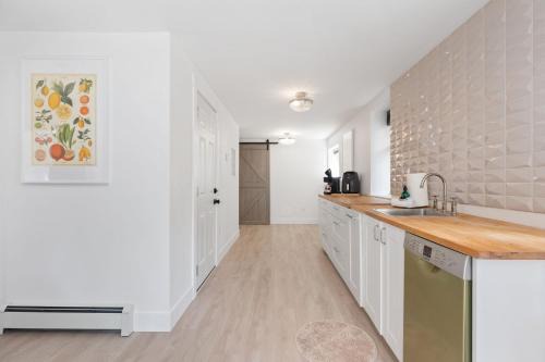 Grandview-Woodland Apartamento | Carrington Chateau