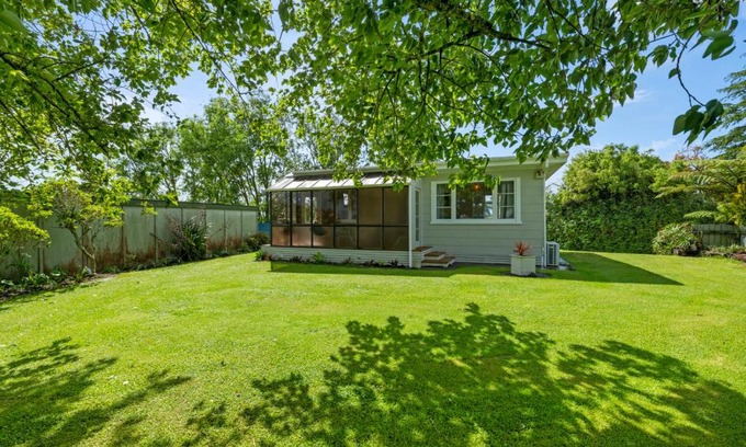 Hurworth Casa | Carrington Countryside - New Plymouth Holiday Home