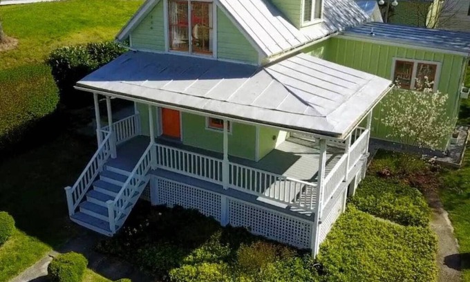 Harpers Ferry Cabaña | Carrot Top Cottage PLUS Carriage House