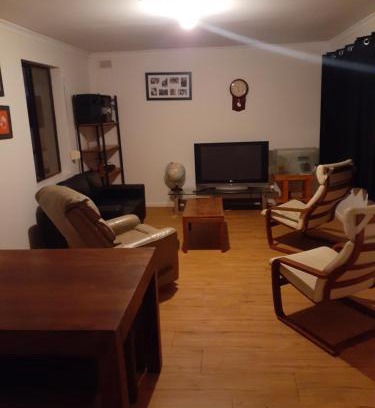 Whyalla Stuart Apartamento | Cartledge Ave studio and house homestay
