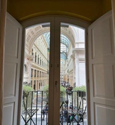 Quartieri Spagnoli Hotel | Caruso Place Boutique & Wellness Suites