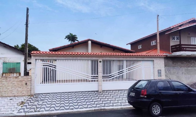 Solemar Casa | Casa 02 Dorm. a 50 mt da Praia, Acomoda até 10 Pessoas, Garagem 03 Carros