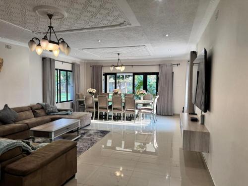 Harare Apartamento | Casa 4 Bedroom house with Solar and Borehole water