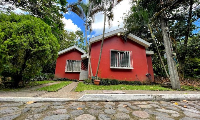 Santa Cruz Mulua Casa | Casa a 5 minutos de los parques del IRTRA