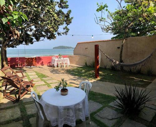 Maranduba Casa | Casa aconchegante pé na areia c/5 quartos.