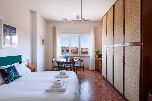 Pigneto Apartamento | Casa Adele Lovely Mid-century Apartment, Rome