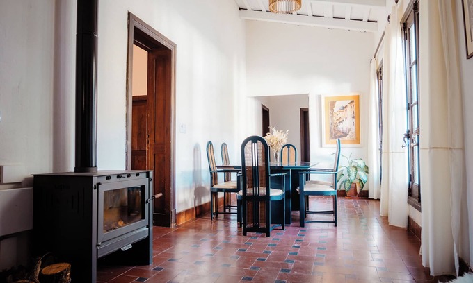 La Cumbre Casa | Casa al pie de la montaña con cama king, pileta y mesa de pool