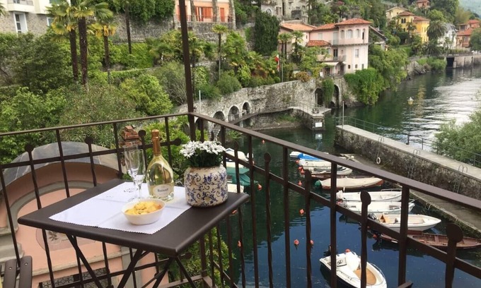 Cannero Riviera Casa | Casa al Vecchio Porto overlooking the ancient port