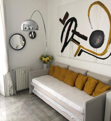 Tre Torri Apartamento | Casa Alberto da Giussano, elegante bilocale in centro con balcone sul parco