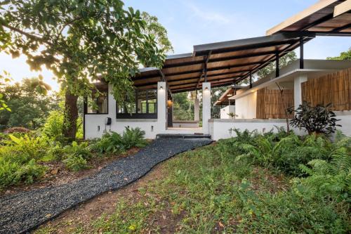 Ciales Casa | Casa Algarrobo relaxing farm stay in Puerto Rico
