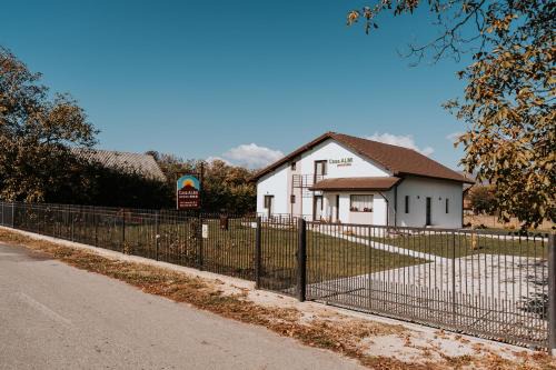 Polovragi Casa | CASA ALMI