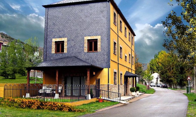 Pobladura de las Regueras Casa | CASA ALTOBIERZO, 9 Habitaciones y 9 BAÑOS