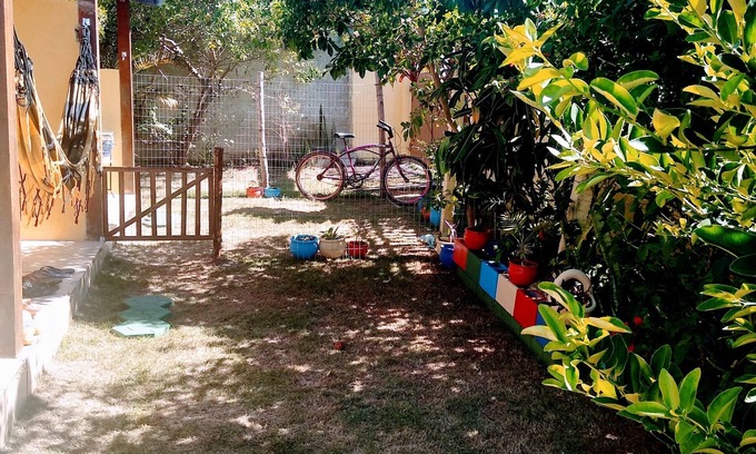 Jacone Casa | Yellow House Accommodation